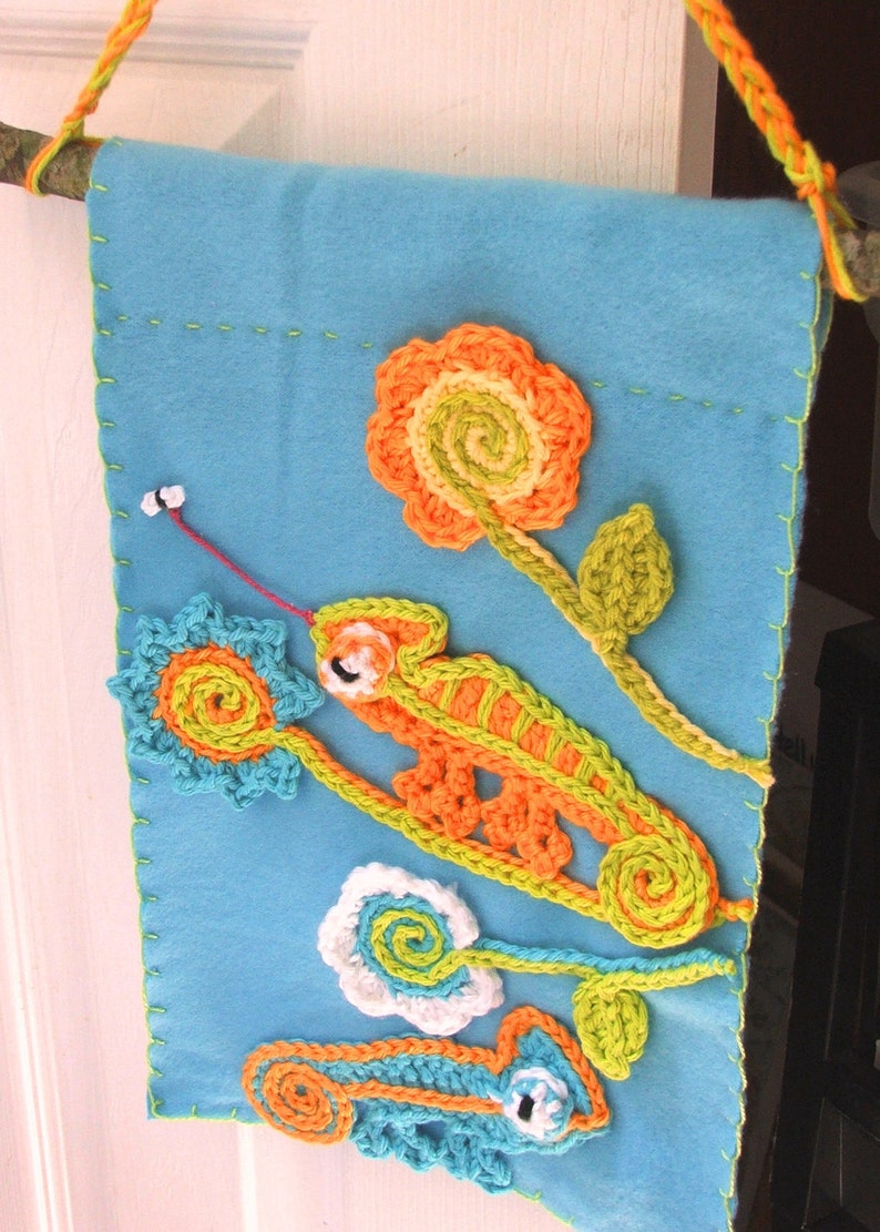 PATTERN CHAMELEON pdf Crochet Pattern for applique, FLOWERS, and small wall hanging image 3