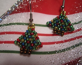 Christmas tree earrings, seed bead Christmas trees, seed bead earrings, handmade earrings