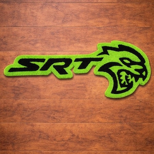 Hellcat SRT Dodge Tufting Matta | Handgjord | Specialdesignad Matta | Heminredning | Modern | Golvmattdekor |