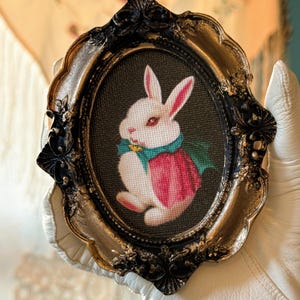 Mini-vampire encadré, lapin blanc doré baroque victorien, impression sur toile encadrée 5 x 10 cm, cadre original, petite idée cadeau