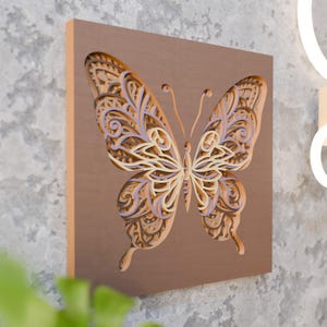 Mandala papillon en couches SVG | Fichier de découpe laser 3D pour Cricut & Glowforge | Décoration murale multicouche en papier découpé | Décoration insecte bohème en téléchargement numérique