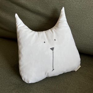 Throw Pillow Cat Shaped Cushion Contemporary Living Room Decor White Cat Pillow Handmade Cotton Cushion Long Distance BFF Friendship Gift