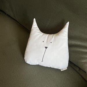 Oreiller pour chat Coussin en coton bio fait main Coussin hypoallergénique fait main Coussin en forme d'animal durable Coussin confortable en coton Cadeau d'anniversaire