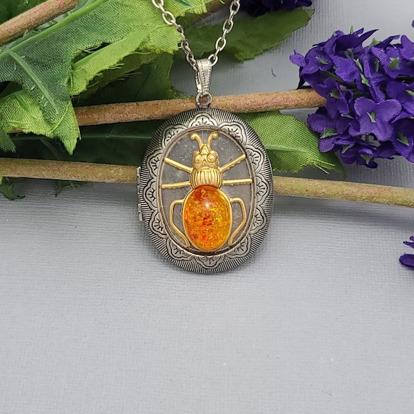 Ox Silver Oval Locket with Amber Imitation Beetle Stone Keepsake Photo Locket Vintage Jewelry Gift for Her .