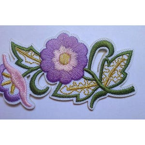 Heart Of Flowers Applikation Patch - Lila Blüten Aufbügler, Liebesabzeichen Ca. 4,8 Cm (1-7/8")