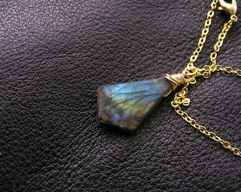 Labradorite Necklace, Gold Chain, N1208