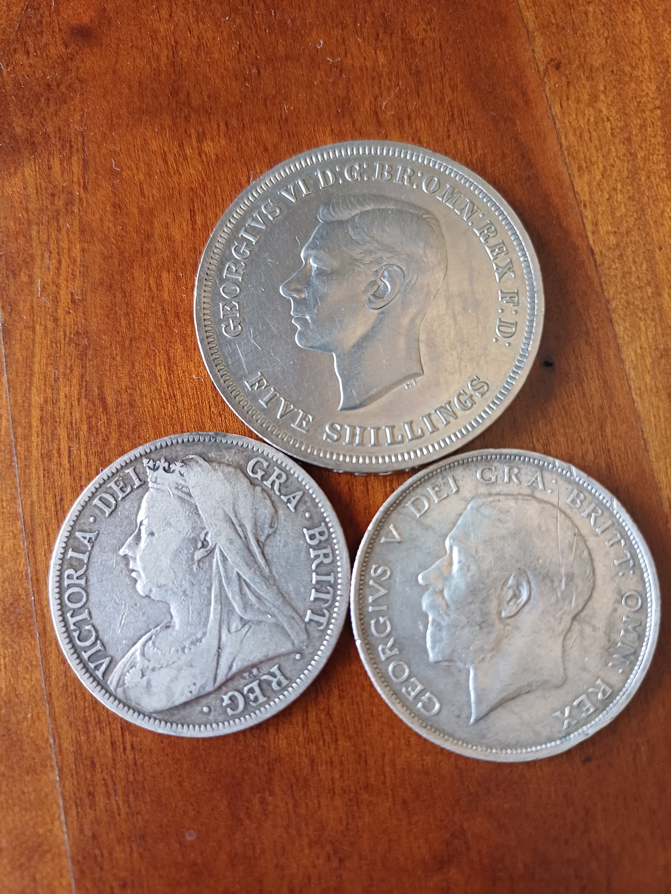 1895年から1951年までのイギリスのハーフクラウンとクラウン3枚セット