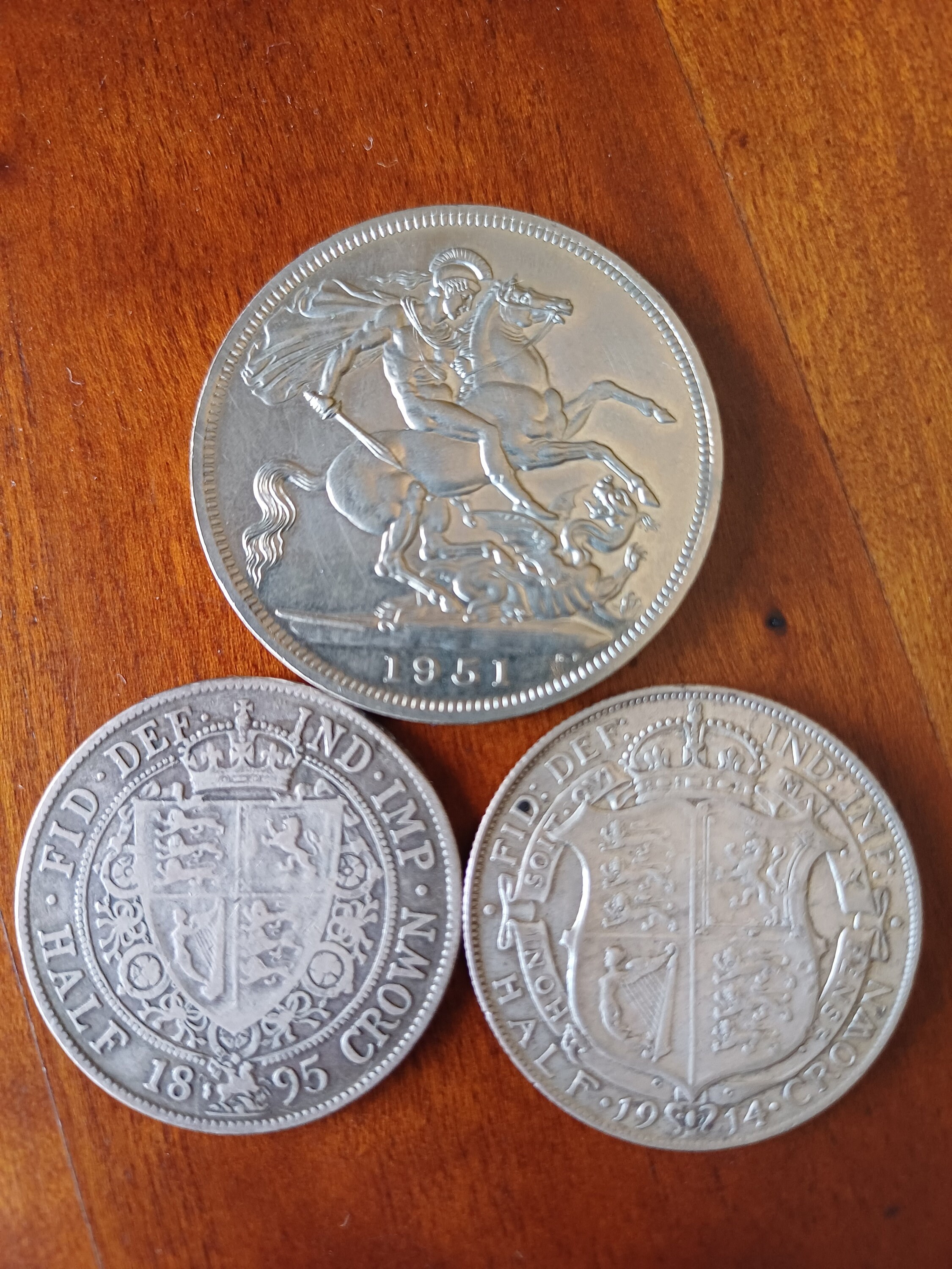 1895年から1951年までのイギリスのハーフクラウンとクラウン3枚セット