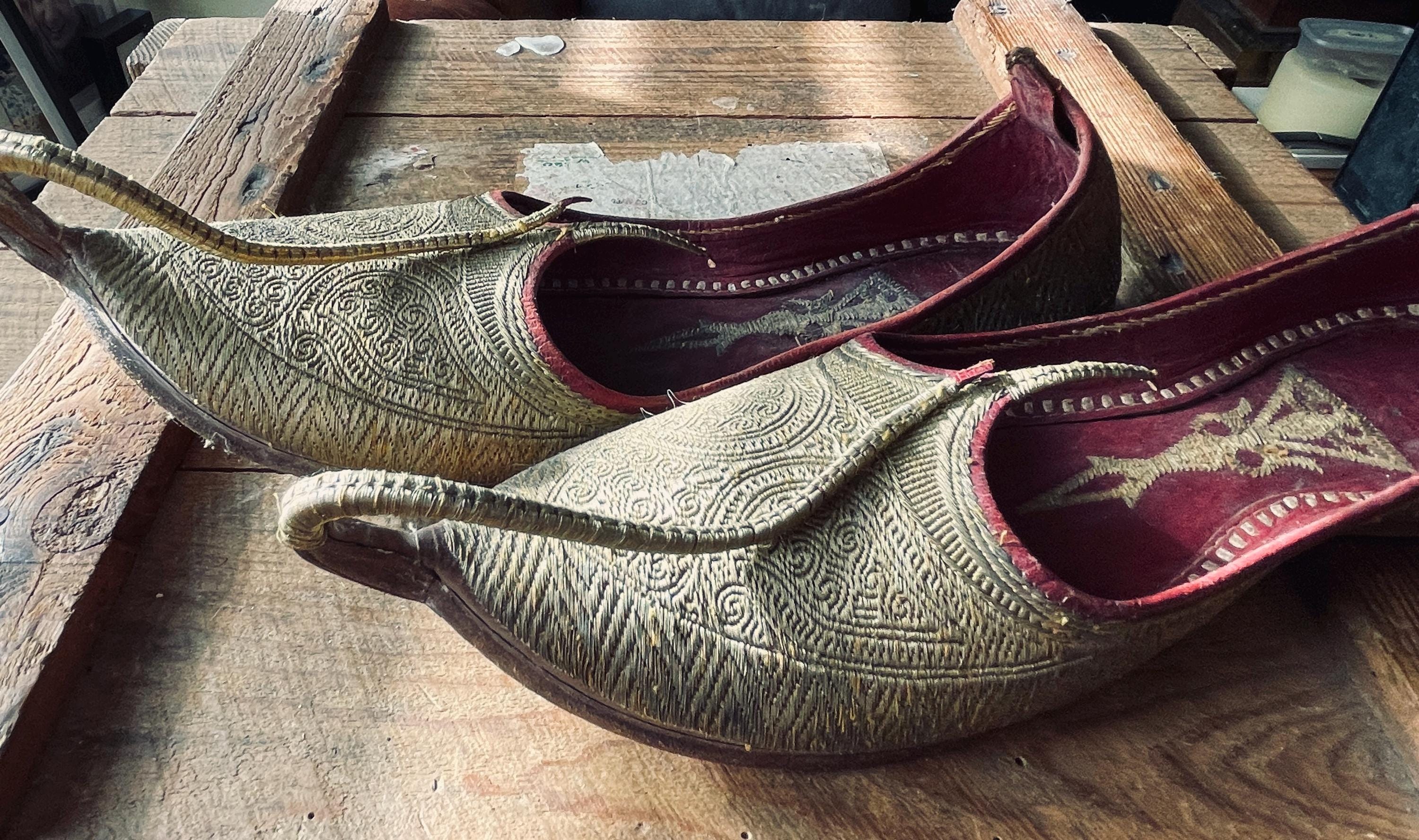 Handcrafted Morish Arabian embossed shoe Handcrafted Moorish Leather Ethnic Turkish Gold Embroidered  main image 2