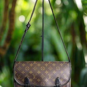 Autentica LOUIS VUITTON Monogram Sac Gibeciere PM