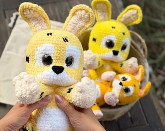 Hand-Crocheted Long Tailed Yellow Leopard Plush Toy, Velvet Amigurumi Creature, Kids Gift