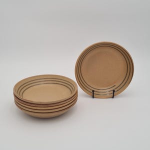 Assiettes creuses en faïence – Atelier Sarreguemines – Décoration de cuisine rustique style ferme