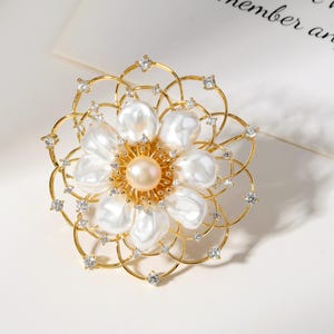 Handmade Boho Pearl Floral Brooch,24k Gold-Plated,Brass,Zircon Women Elegance Brooch,Wedding Brooch for Bride,Statement Dainty Floral Brooch