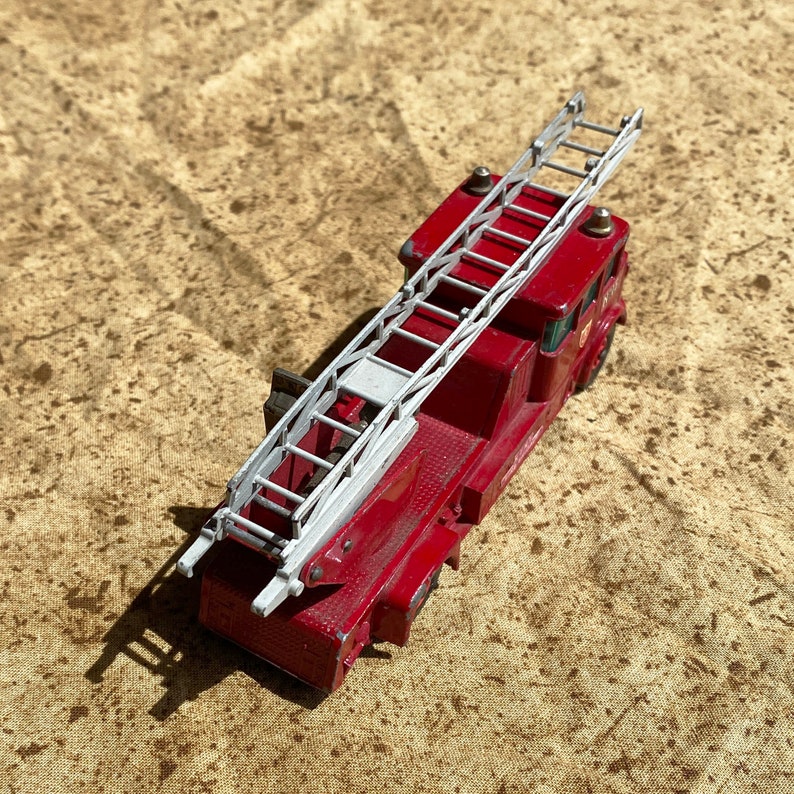 Matchbox Merryweather fire engine 15 image 2