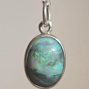 Vintage Australische opaalhanger, sterlingzilveren ketting