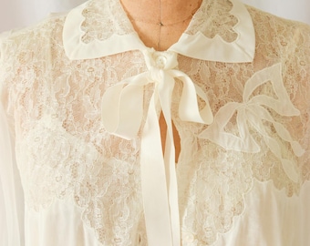 1950s Vintage Lace Nylon Peignoir Set: Bridal Nightgown Robe and Nightgown with Bows