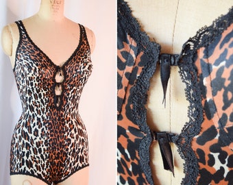 1970s Bodysuit | Vanity Fair | Vintage 70s Leopard Print Stretch Nylon Lace Trimmed Keyhole Front Bombshell One Piece Underpinning Bust 36B