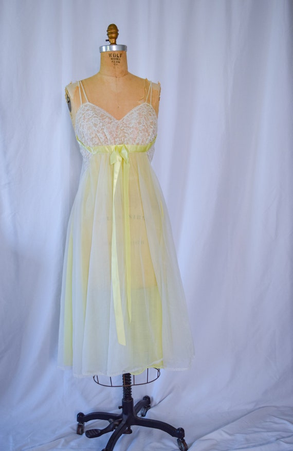 1960s Nightgown | Vanity Fair | Vintage 60s Float… - image 2