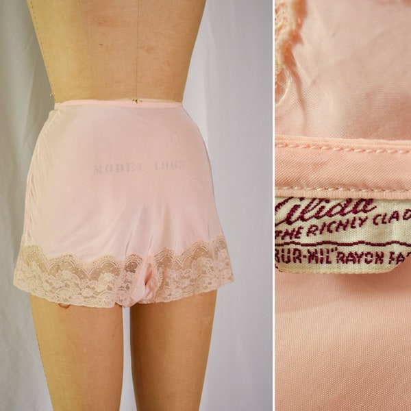 1930s Tap Pants | Alida | Vintage 30s / 40s Peach Pink Bur Mil RayonTap Pants Shorts Lingerie Underpinnings Bias Cut with Cotton Lace