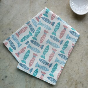 Colourful Fish Pattern Tea Towel – Printed Cotton Kitchen Linen, Coastal Gift for Friends & Home Chefs