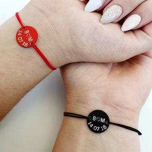 Set of 2 Personalized Couples Bracelets, Anniversary Date His and Hers Engraved Coin Matching Bracelets Set Couple Girlfriend Boyfriend Gift