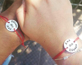 Conjunto de 2 pulseras de parejas personalizadas, nombre personalizado grabado moneda con el infinito, cadena ajustable, su y su conjunto de parejas regalo