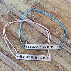 Puede incluir: Un juego de tres tazas de cer&aacute;mica con un acabado moteado y mate. Las tazas son de color crema, gris claro y gris oscuro. Cada taza tiene un dise&ntilde;o simple y minimalista.