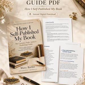 Può includere: Una guida PDF all'autopubblicazione intitolata "How I Self-Published My Book" di Mary Butler. La copertina del libro è beige con dettagli dorati e la guida tratta di piattaforme, ISBN e distribuzione. Sono visibili anche una penna e una graffetta.