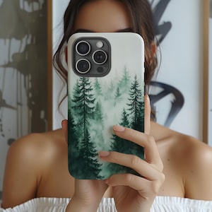 Custodia per telefono Forest Pine / Design in stile natura albero di legno / Cover artistica Fog per iPhone 16 15 14 13 12 11 Pro Max / Samsung s22 s21 / Google Pixel