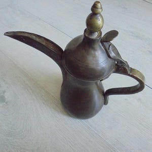 Vintage Brass Arabic Coffee Pot – Dallah – Middle Eastern Décor / Collectible