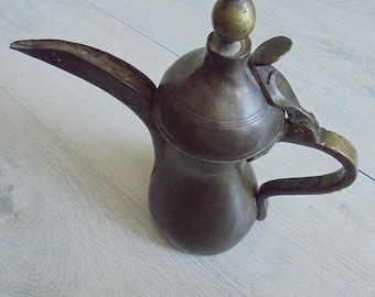 Vintage Brass Arabic Coffee Pot – Dallah – Middle Eastern Décor / Collectible