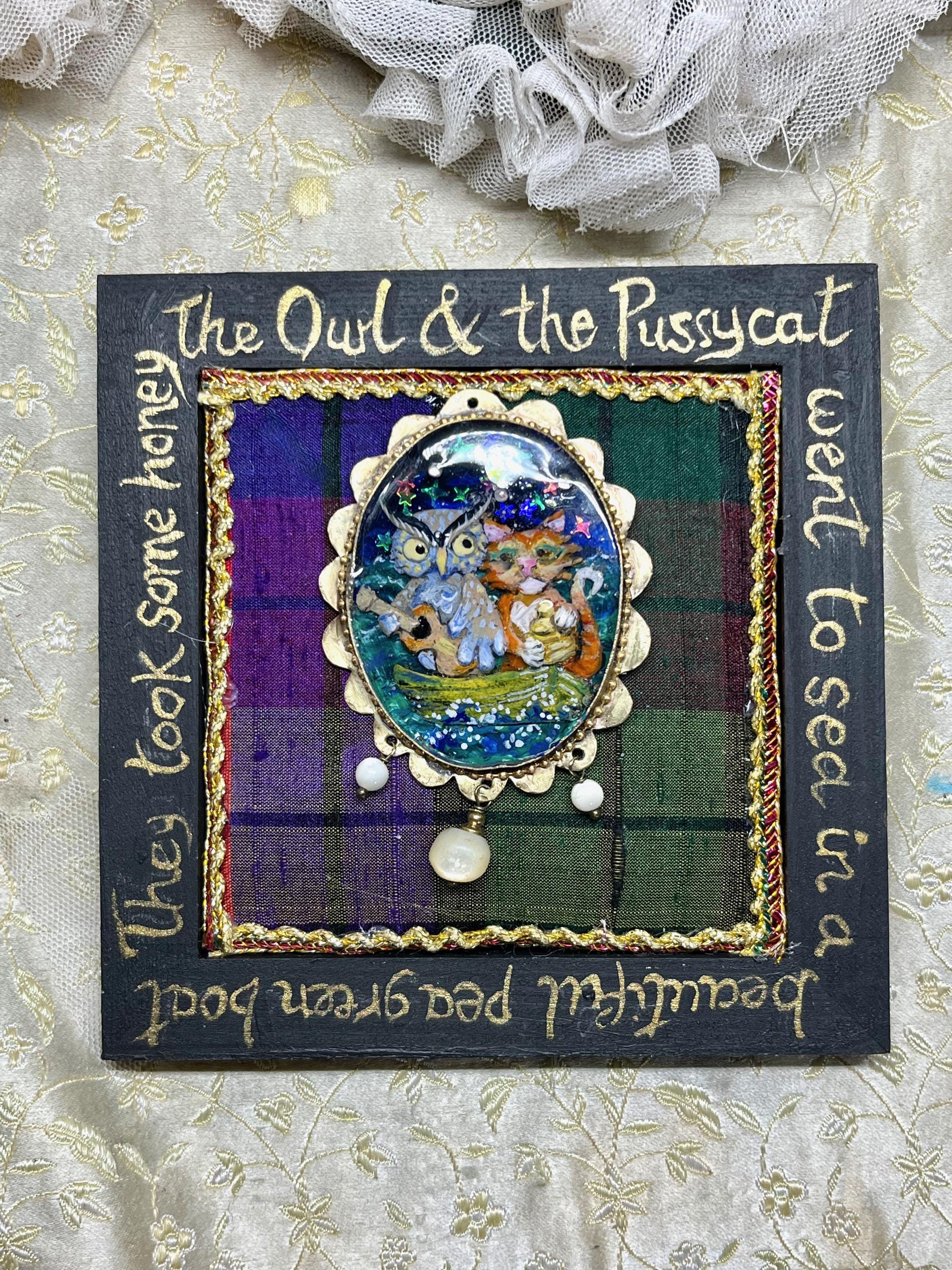Lilygrace Brooch/Pendant Handpainted Cameos Handmodelled Owl and the Pussycat with Freshwater Pearls