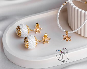 Conjunto de joyas de copos de nieve hechos a mano: collar y pendientes de cuentas blancas