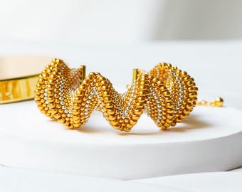 Pulsera de cuentas de semillas de oro y plata: joyería ajustable hecha a mano
