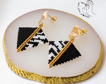 Pendientes de cuentas con estampado de cebra: pendientes colgantes en blanco y negro hechos a mano