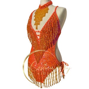 Déguisement de showgirl orange pailleté pour danseuses dans des spectacles de production, justaucorps de showgirl perles orange vif pour costume de samba de carnaval