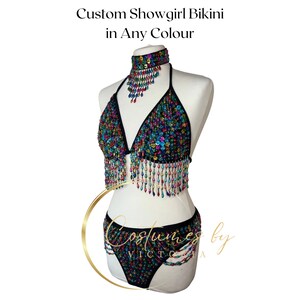 Bikini de showgirl à sequins sur mesure pour danseuses lors de spectacles de production, deux pièces de showgirl avec franges et perles de couleur personnalisée pour artistes burlesques