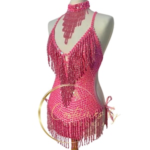 Déguisement Barbie de showgirl rose à sequins pour danseuses lors de spectacles, justaucorps fille de show girl perles rose vif pour cosplay Barbie
