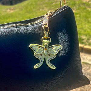 Mini llavero bordado de polilla Luna