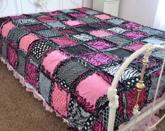 Girls Bedspreads for Sale in Hot Pink, Black & White, Handmade Rag Quilts, Girl Bedding Twin Size, Full/Double, Queen, King Bed Spread Kids
