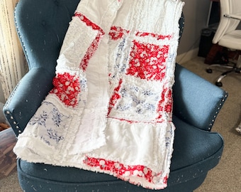 USA Floral Rag Quilt | Red White Blue Floral Patchwork Blanket | Holiday SMALL Throw to Twin Bed Blanket | Patriotic Rag Quilt