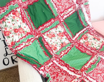 Christmas Rag Quilt | Holiday Throw Blanket | Cozy Large Throw or Twin Quilt | Red Green Patchwork Bedding | Red Winter Quilt Gifts