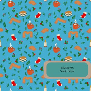 Puede incluir: Patrón sin costuras dibujado a mano sobre un fondo azul. El patrón presenta ilustraciones de tazas naranjas con vapor, bufandas, libros, calcetines rojos y blancos, velas y hojas verdes. El texto "HAND-DRAWN Seamless Pattern" está en un rectángulo.