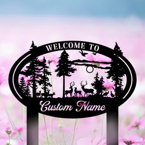 Cartello per esterni con cervo in metallo personalizzato, decorazione per foresta di cervi, cartelli con nome di famiglia di cervi personalizzati, cartello da giardino in metallo, regalo di inaugurazione della casa, arte per esterni