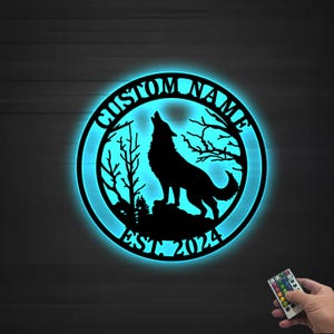 Personalized Howling Wolf Sign,Custom Wolf Metal Wall Decor,Gift for Hunter,Wolf Decor,Hunting sign,Wolf Lover Gift Cabin Sign Gift for him