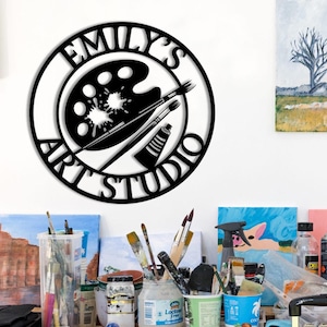 Letrero de metal personalizado para estudio de arte, letrero de artista, letrero con nombre de pintor personalizado, letrero con herramientas de pintor y suministros de arte, decoración de estudio de arte, regalo para amantes del dibujo