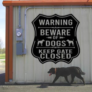 Warning Beware of Dogs Metal Sign, Keep Gate Closed Yard Security Sign,Beware of Dog Sign for Fence, Rustic Metal Yard Sign Decor, Home Gift