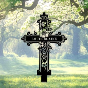 Personalized Memorial Cross Metal Stake, Custom Name Grave Cross, Floral Metal Memorial Yard, Sympathy Gift, Memorial gift, Remembrance sign