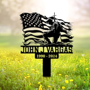 Personalized Soldier Kneeling Memorial Stake, Soldier Loss, Veteran Memorial Stake, Sympathy Gift, Military Funeral Sign, Grave Marker