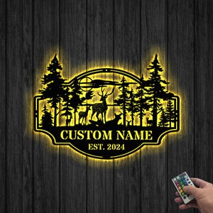 Cartello in metallo personalizzato con luci a LED a forma di foresta di cervi, cartello personalizzato con nome della famiglia di cervi, cartello con cervo, arredamento per fattoria, cartello per fattoria, cartello per esterni, regali di Natale